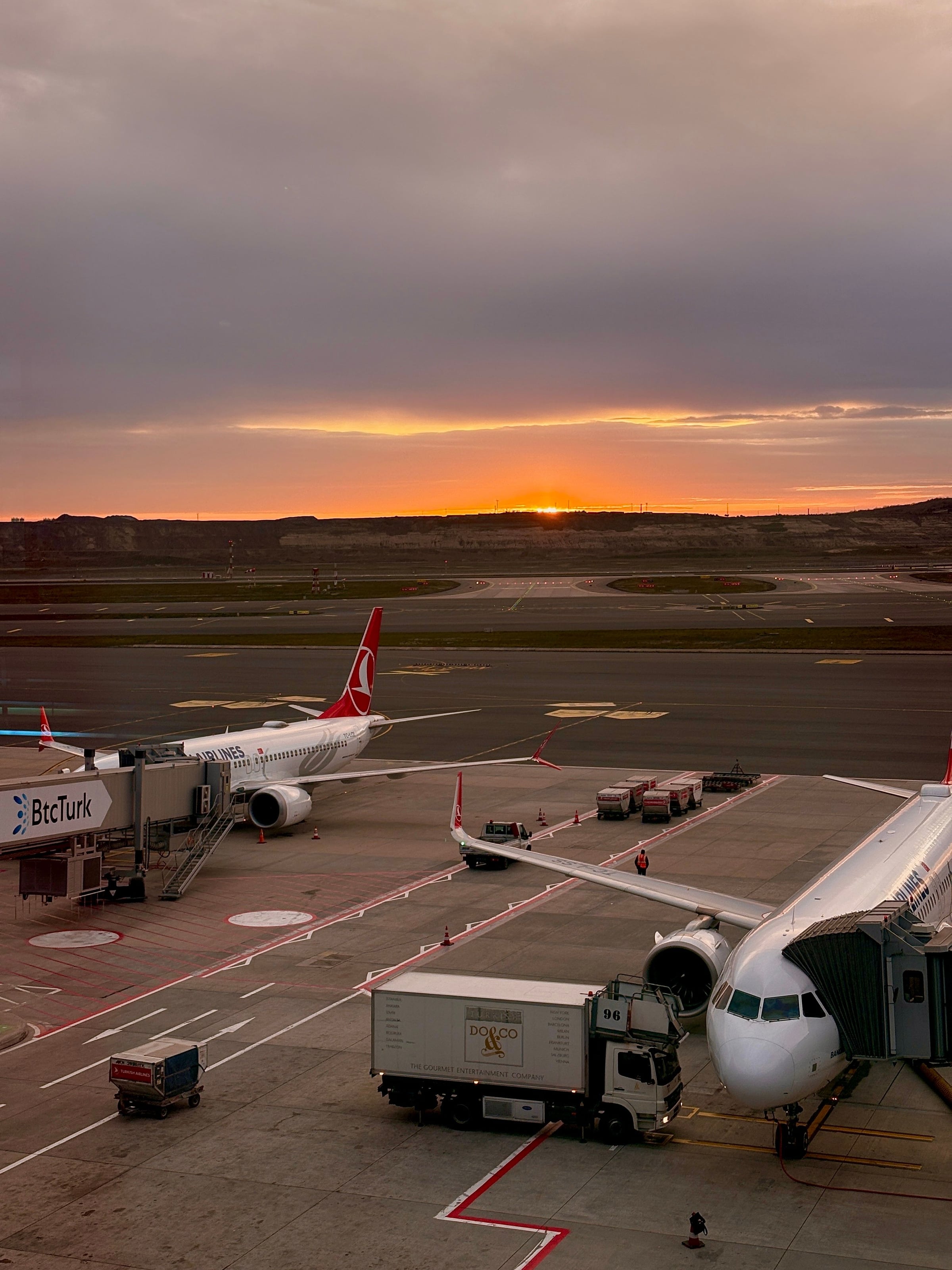 Antalya Airport vs Gazipaşa: Which to Fly Into for Alanya?